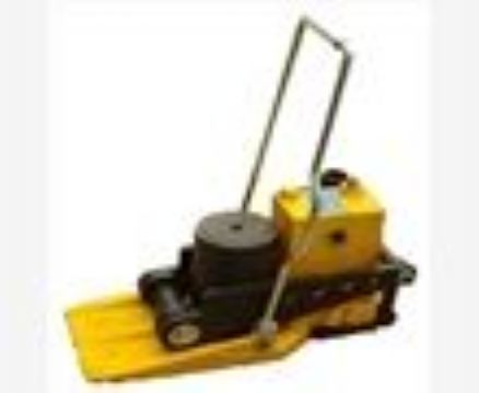 點擊查看詳細信息<br>標題：YQD-245型液壓起道器 閱讀次數(shù)：2085