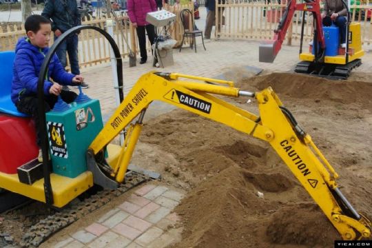 點(diǎn)擊查看詳細(xì)信息<br>標(biāo)題：WCS-360型兒童挖掘機(jī) 閱讀次數(shù)：2381