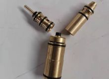 點擊查看詳細信息<br>標題：氣動錨桿鉆機上面氣馬達閥組 閱讀次數(shù)：1794